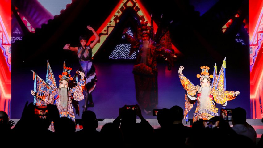 京劇演員與虛擬人“跨次元”合作《新定軍山》。主辦方供圖