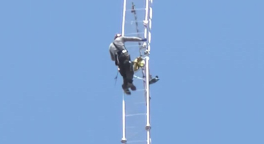 致敬！工人在160米高空處搭建測(cè)風(fēng)塔