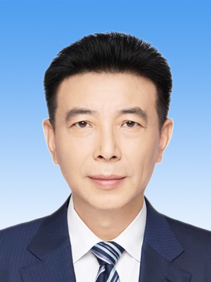 陳贄，男，漢族，1965年10月生，研究生學(xué)歷，中共黨員，現(xiàn)任人民日報社編委委員、海外版編輯部總編輯。