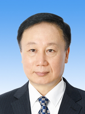 馬宏偉，男，滿族，1969年4月生，研究生學(xué)歷，中共黨員，現(xiàn)任人民日報(bào)社副總編輯。